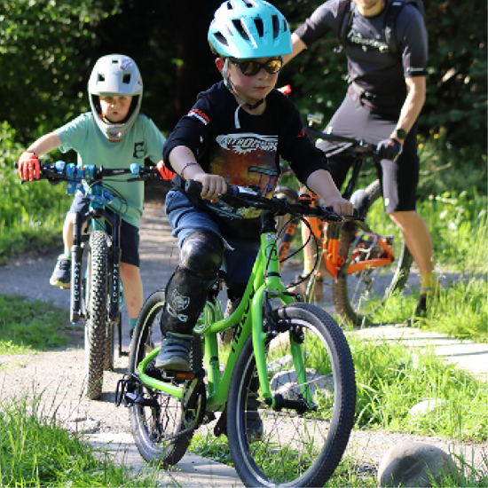 Bild von Giraffe - Erste Runden - sicher unterwegs im Skillspark
